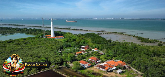 Pulau Mini di Tengah Laut Situbondo! Tiga Mercusuar Peninggalan Belanda Berdiri di Takat Mas Baluran